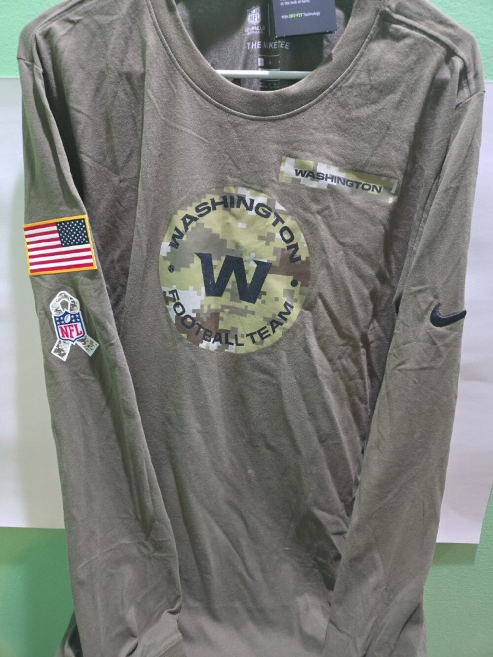 WASHINGTON Football  Team Authentic Nike Salute to Service Men’s Shirt- Size L